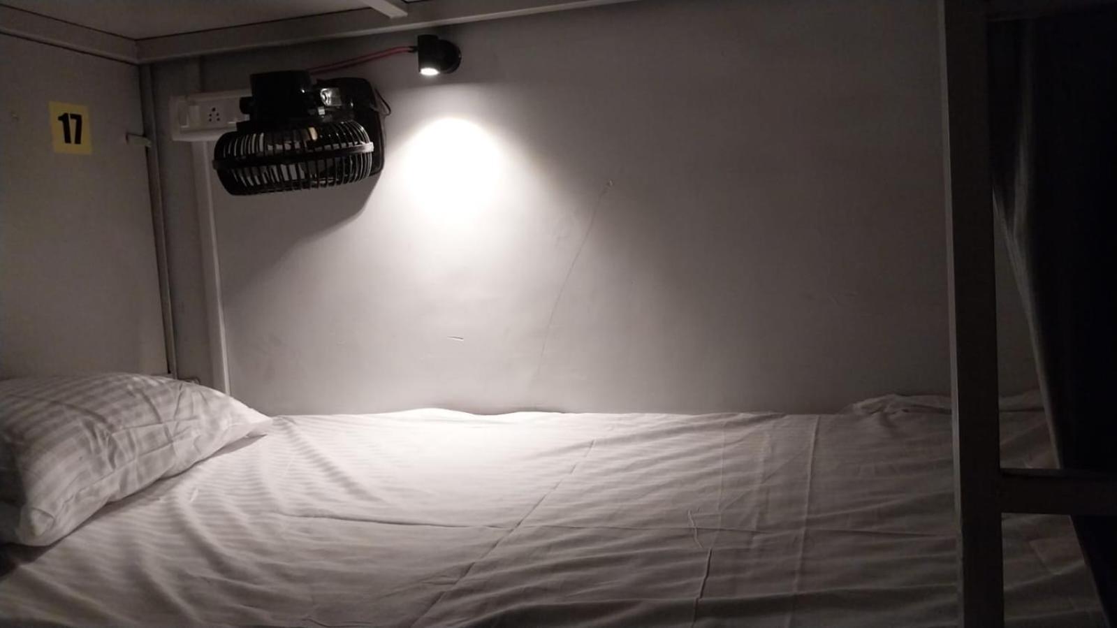 Saffron Dormitory Goregaon East Bombay Eksteriør billede
